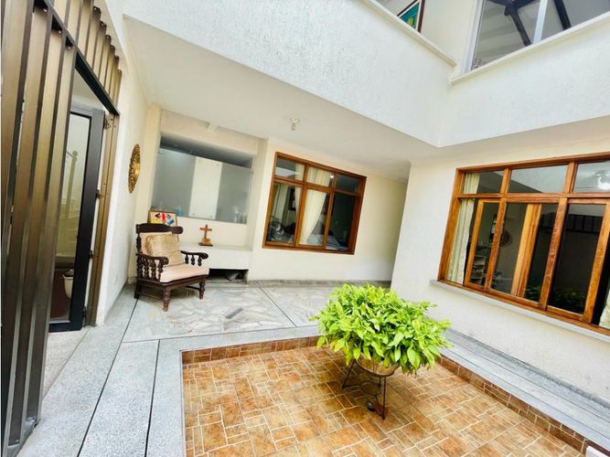 Casa de 4 alcobas en venta en San Fernando Viejo, Cali, 350 m² · foto 4 de 15