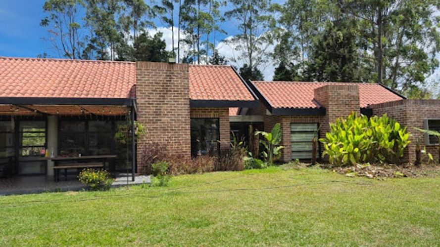 Casa de 3 alcobas en arriendo en La Clara, Guarne, 290 m² · foto 3 de 4