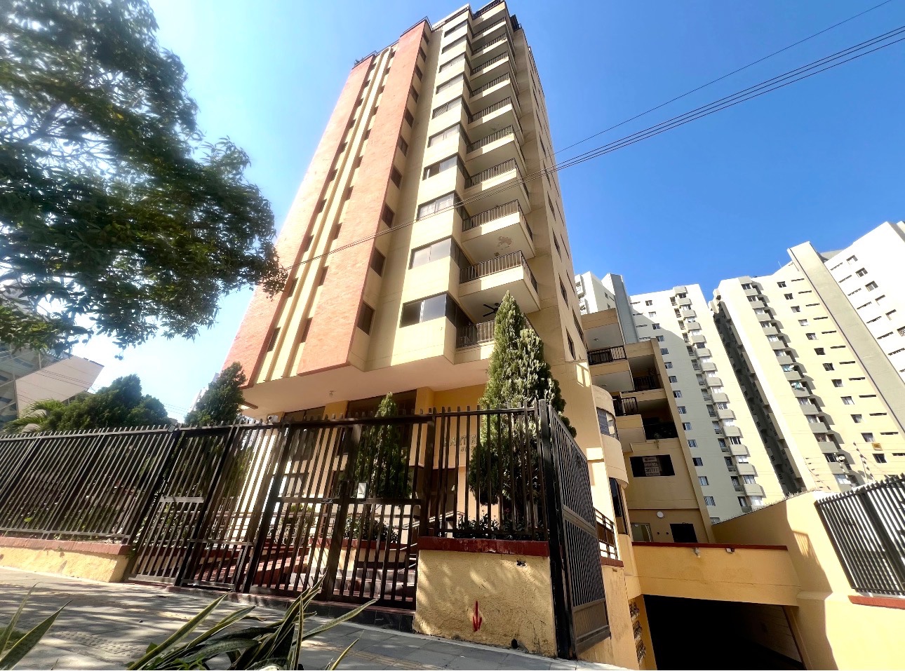 Apartamento en venta en Altos Del Prado, Barranquilla · foto 2 de 18