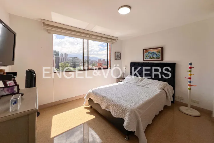 Apartamento en venta en Las Lomas No.1, Medellín · foto 11 de 18