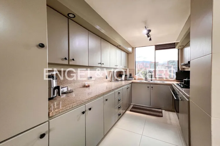 Apartamento en venta en Las Lomas No.1, Medellín · foto 7 de 18