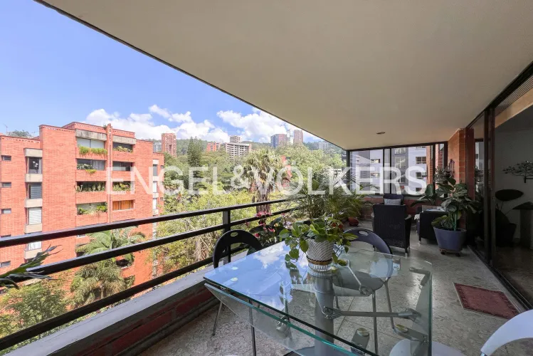 Apartamento en venta en Las Lomas No.1, Medellín · foto 5 de 18