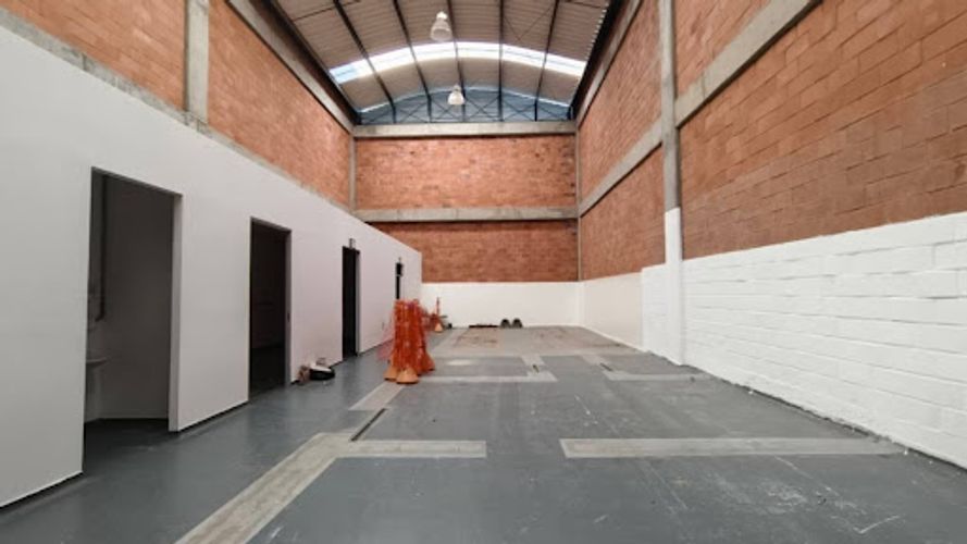 Bodega en arriendo en Aeropuerto, Rionegro, 405 m² · foto 3 de 12
