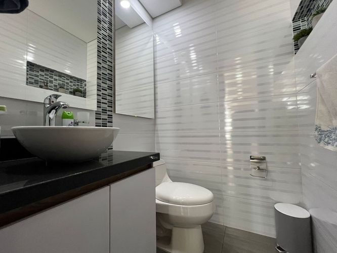 Apartamento de 3 alcobas en arriendo en El Poblado, Medellín, 130 m² · foto 11 de 13