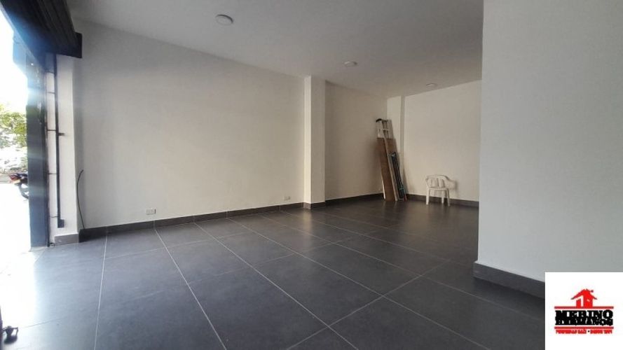 Local en arriendo en La America, Medellín, 38 m² · foto 10 de 16