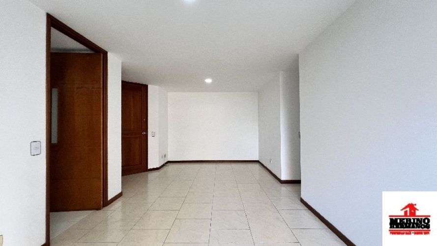 Apartamento de 3 alcobas en arriendo en Lorena, Medellín, 110 m² · foto 2 de 24