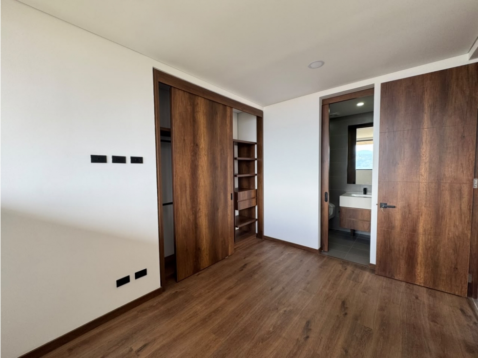 Apartamento en arriendo en El Poblado, Medellín · foto 13 de 15