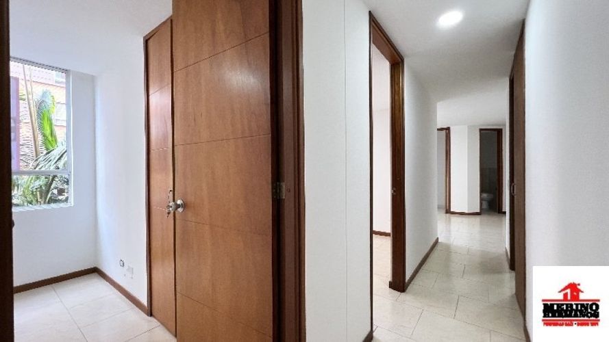 Apartamento de 3 alcobas en arriendo en Lorena, Medellín, 110 m² · foto 11 de 24