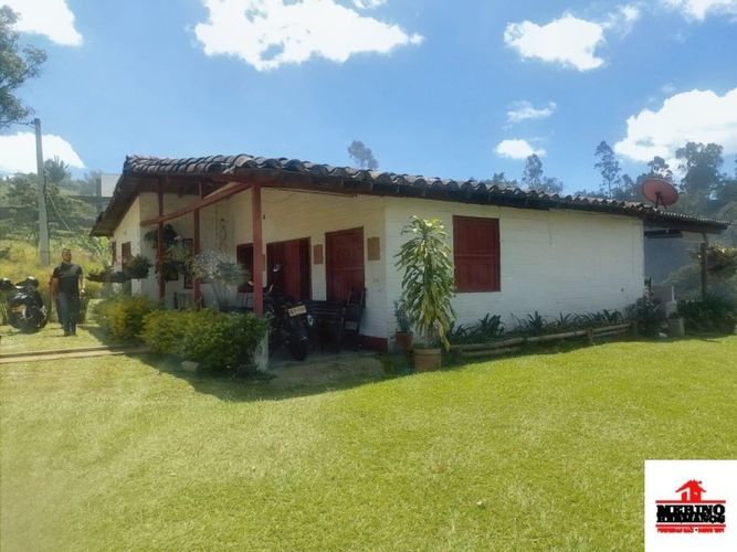 Casa de 3 alcobas en venta en Central, Marinilla, 150 m² · foto 2 de 24