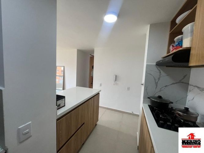 Apartamento de 3 alcobas en venta en La Ceja, 51 m² · foto 2 de 19
