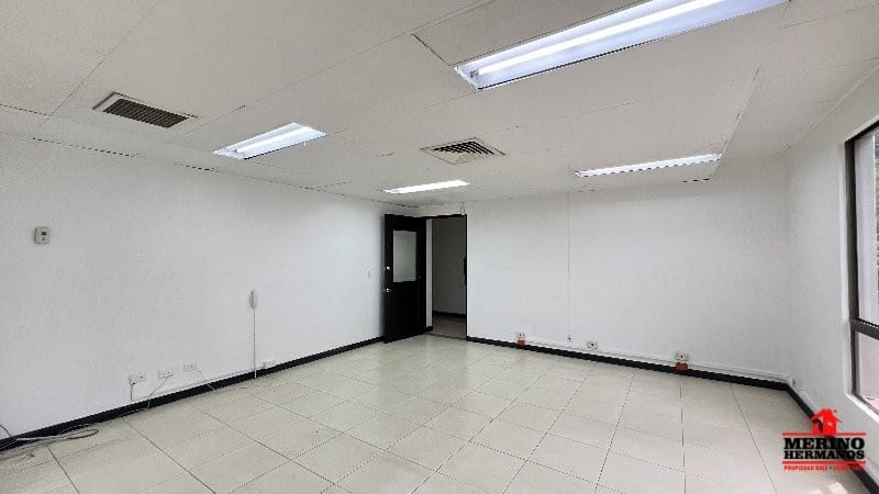 Oficina en arriendo en Patio Bonito, Medellín, 34 m² · foto 2 de 17