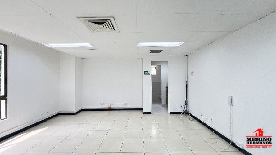 Oficina en arriendo en Patio Bonito, Medellín, 34 m² · foto 4 de 17