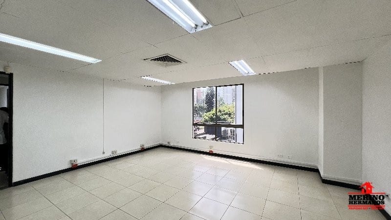 Oficina en arriendo en Patio Bonito, Medellín, 34 m² · foto 7 de 17
