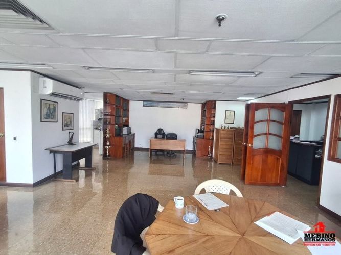 Consultorio en venta en La Candelaria, Medellín, 90 m² · foto 3 de 8