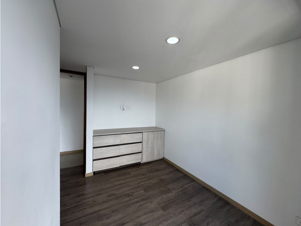 Apartamento en arriendo en Las Palmas, Medellín · foto 8 de 11