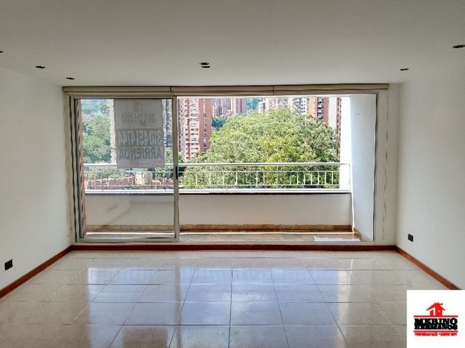 Apartamento de 3 alcobas en arriendo en Los Balsos, Medellín, 108 m² · foto 3 de 24
