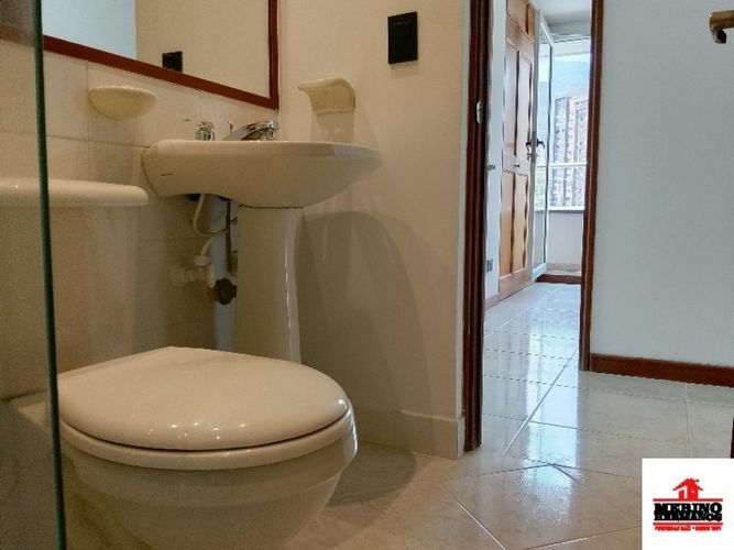 Apartamento de 3 alcobas en arriendo en Los Balsos, Medellín, 108 m² · foto 23 de 24