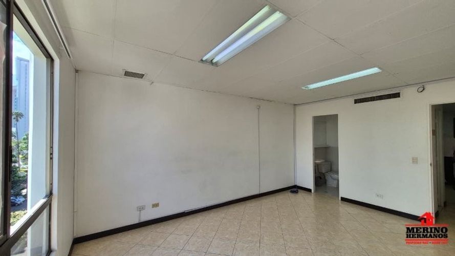 Oficina en arriendo en Patio Bonito, Medellín, 37 m² · foto 5 de 18