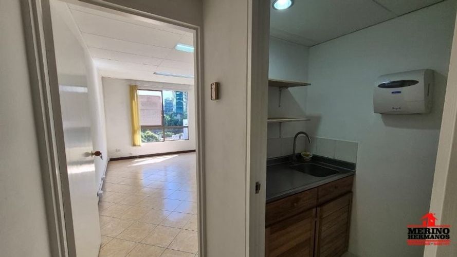 Oficina en arriendo en Patio Bonito, Medellín, 37 m² · foto 10 de 18