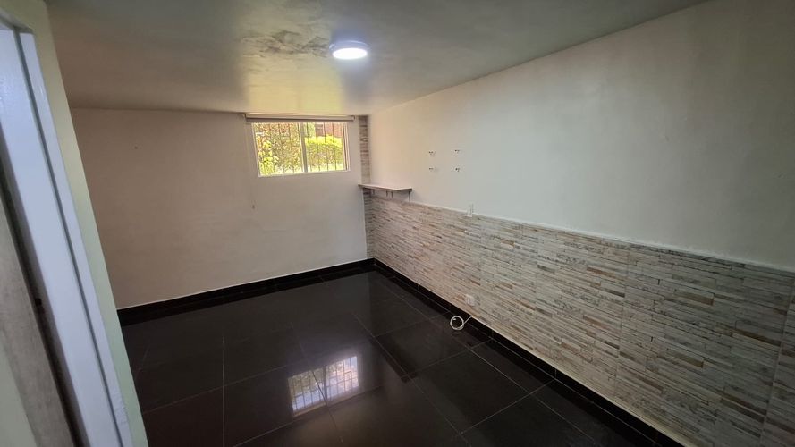Apartamento de 3 alcobas en arriendo en Florida Nueva, Medellín, 97 m² · foto 2 de 13