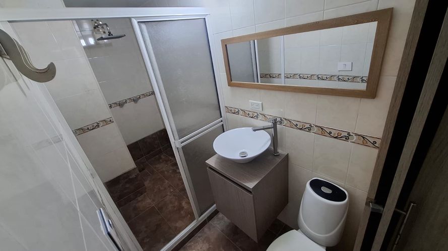 Apartamento de 3 alcobas en arriendo en Florida Nueva, Medellín, 97 m² · foto 8 de 13