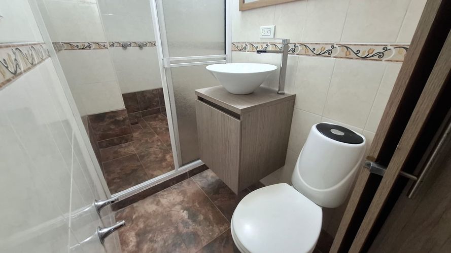 Apartamento de 3 alcobas en arriendo en Florida Nueva, Medellín, 97 m² · foto 9 de 13