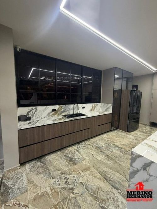 Finca en venta en Simon Bolivar Sb (Centro), Copacabana, 602 m² · foto 5 de 24