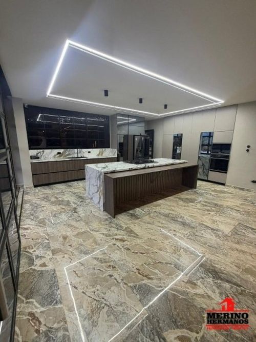 Finca en venta en Simon Bolivar Sb (Centro), Copacabana, 602 m² · foto 6 de 24
