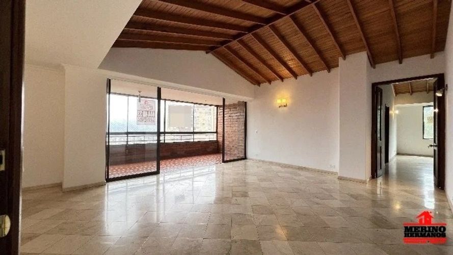 Apartamento de 3 alcobas en arriendo en El Tesoro, Medellín, 170 m² · foto 2 de 21