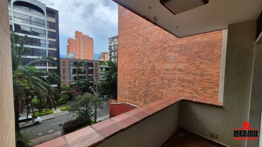 Apartamento en venta en Laureles, Medellín · foto 8 de 24
