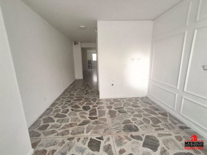 Oficina en arriendo en La América, Medellín, 50 m² · foto 2 de 9