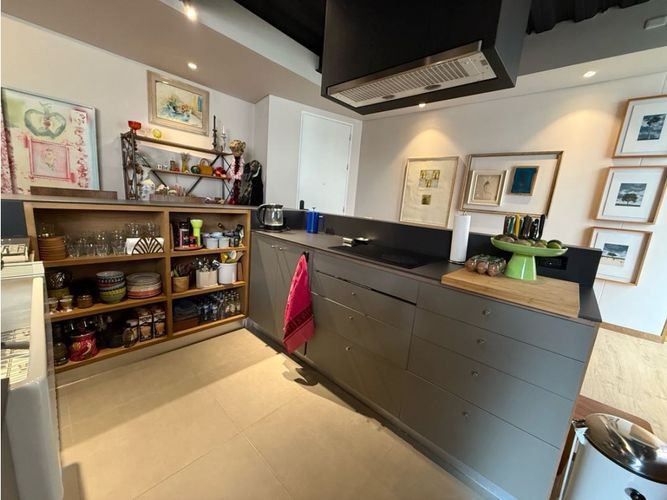 Apartamento de 1 alcoba en venta en Los Rosales, Bogotá, 120 m² · foto 8 de 24