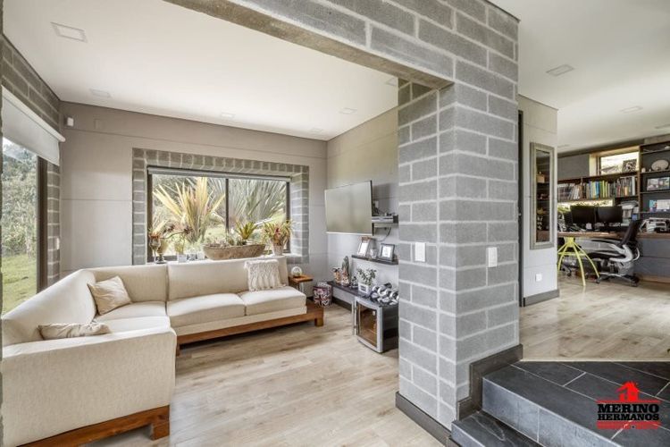 Casa de 3 alcobas en venta en Colasania, Medellín, 350 m² · foto 6 de 14