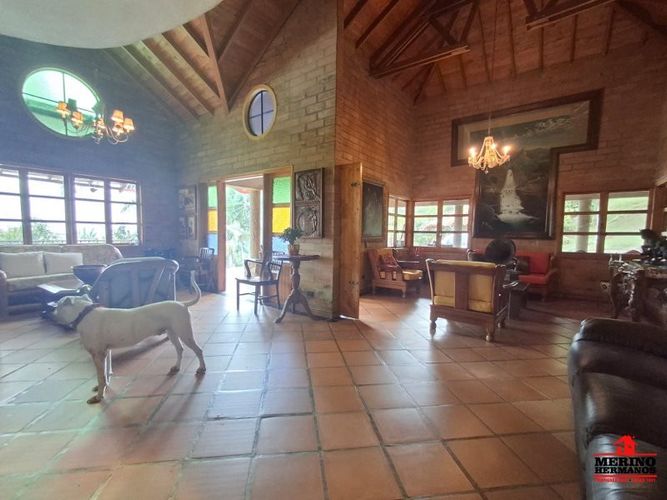 Finca en venta en Simon Bolivar Sb (Centro), Copacabana, 350 m² · foto 2 de 22