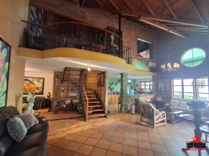 Finca en venta en Simon Bolivar Sb (Centro), Copacabana, 350 m² · foto 3 de 22