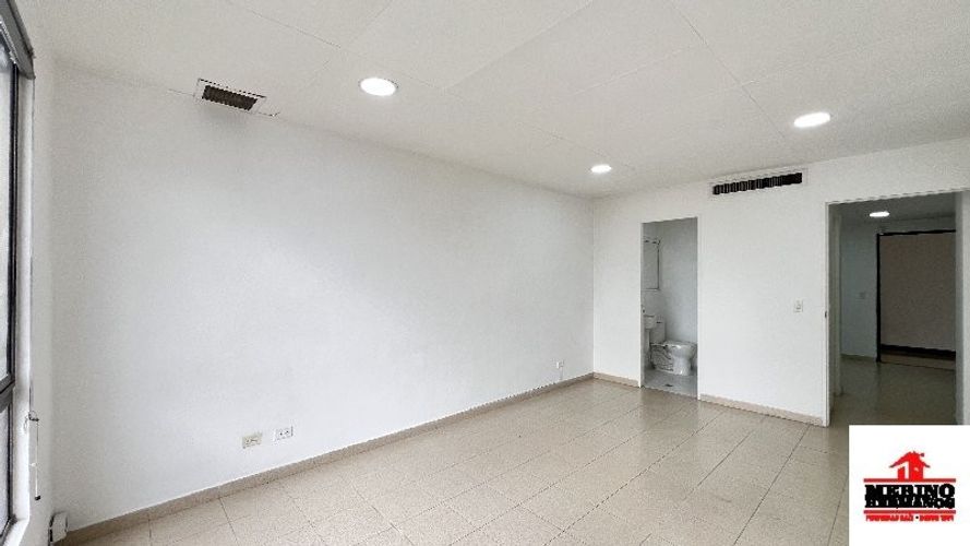 Oficina en arriendo en Patio Bonito, Medellín, 37 m² · foto 6 de 13
