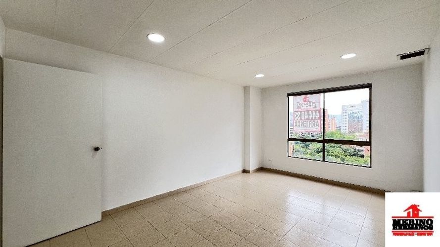 Oficina en arriendo en Patio Bonito, Medellín, 37 m² · foto 8 de 13