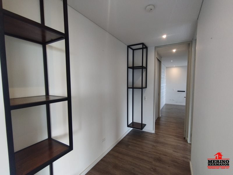 Apartamento en arriendo en Castropol, Medellín · foto 3 de 24