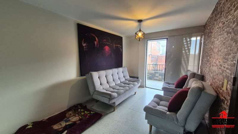 Casa en venta en Centro, Itagüí · foto 2 de 17