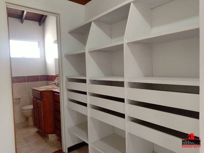 Casa de 5 alcobas en venta en Santa Ana, Rionegro, 300 m² · foto 15 de 24