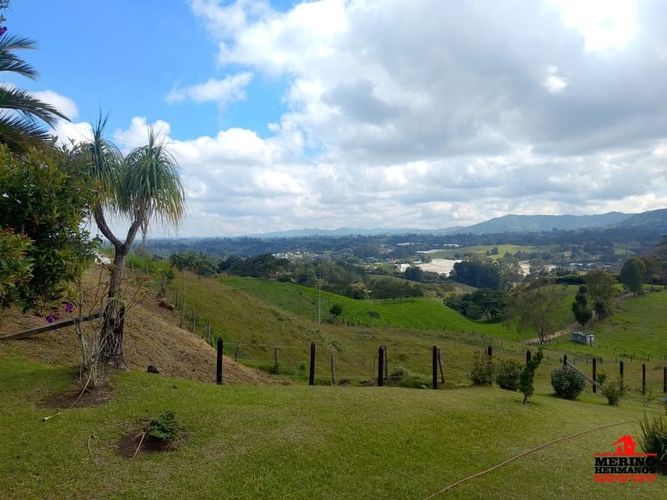 Lote en venta en Centro, Rionegro, 7989 m² · foto 2 de 12