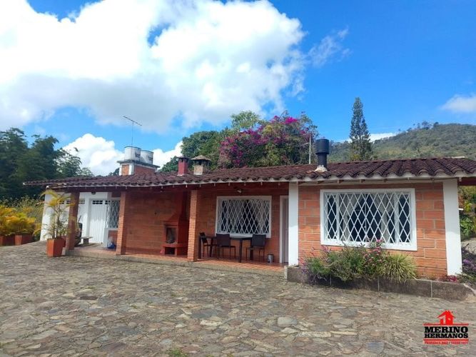 Casa de 3 alcobas en venta en Centro, Rionegro, 200 m² · foto 3 de 21