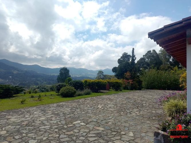Casa de 3 alcobas en venta en Centro, Rionegro, 200 m² · foto 14 de 21