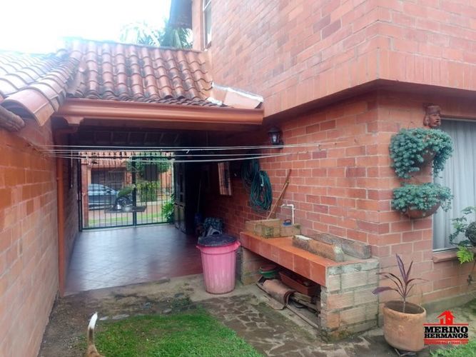 Casa de 3 alcobas en venta en Rionegro, 160 m² · foto 3 de 24