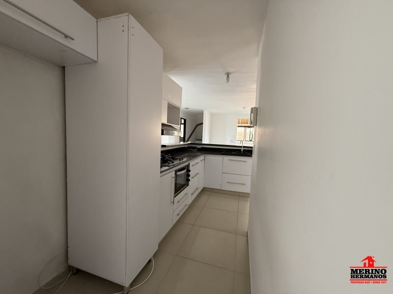 Apartamento en venta en El Portal, Envigado · foto 3 de 12