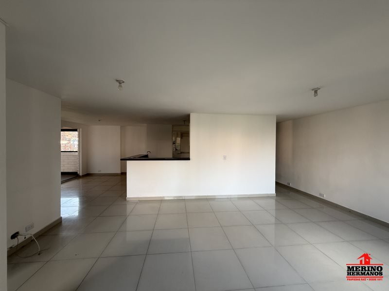 Apartamento en venta en El Portal, Envigado · foto 4 de 12