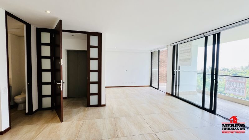 Apartamento en arriendo en El Poblado, Medellín · foto 2 de 24