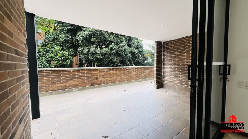 Apartamento en arriendo en El Poblado, Medellín · foto 10 de 24