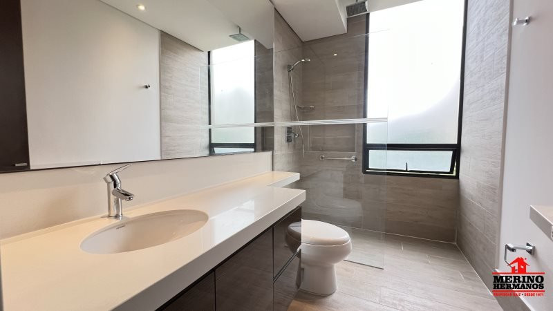 Apartamento en arriendo en El Poblado, Medellín · foto 20 de 24