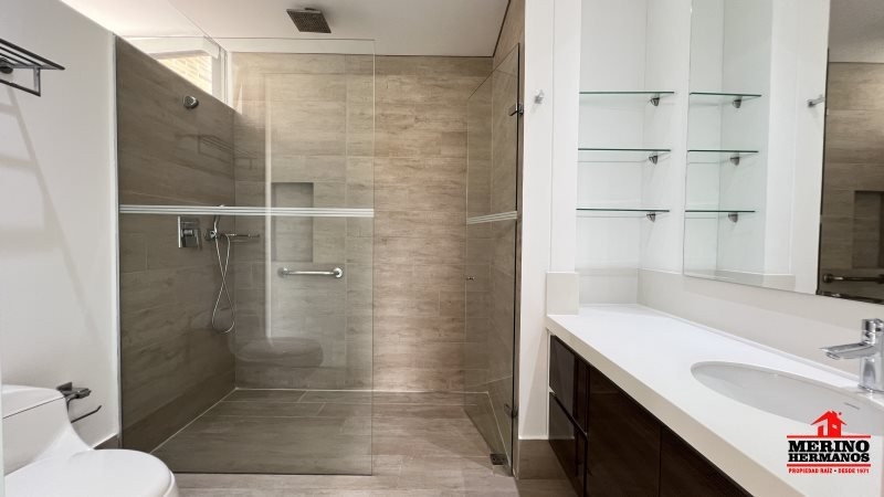 Apartamento en arriendo en El Poblado, Medellín · foto 21 de 24